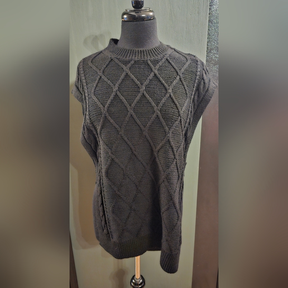 RDI Women's Sweater in Black